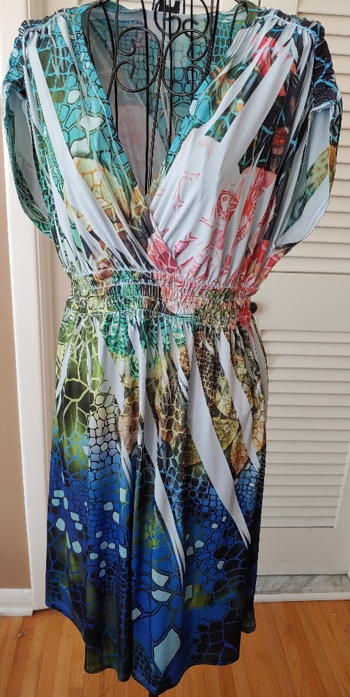 Believe petite V-neck dress Size PM